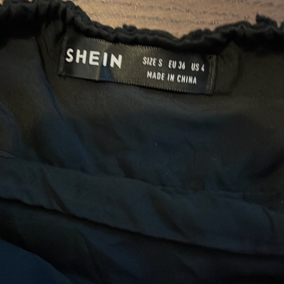 Women’s black SHEIN small mini dress with sheer sleeves and open back - Picture 4 of 5